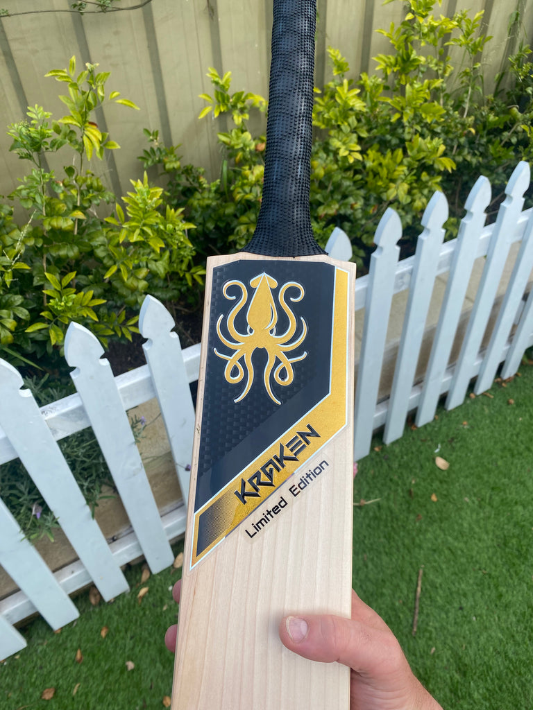 What Cricket bat does Virat Kohli use?