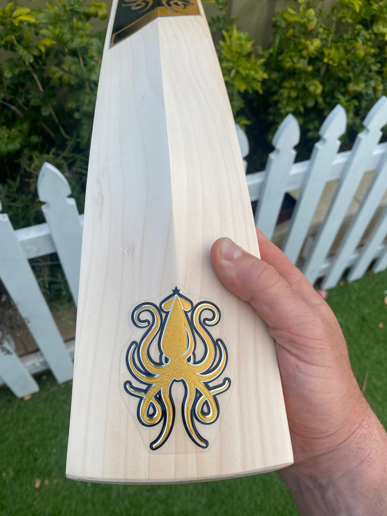 Virat Kohli shaped cricket bat by Kraken Cricket
