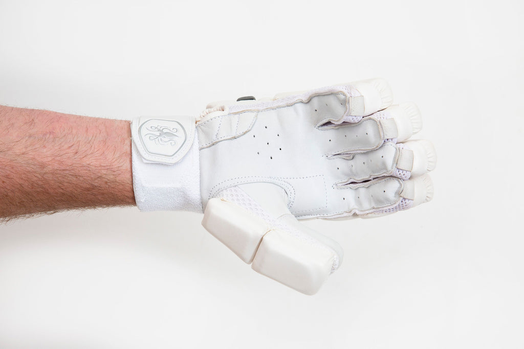 Kraken Junior Batting Gloves – Kraken Cricket